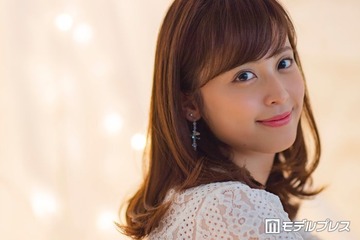 第1子出産の久慈暁子、赤ちゃん抱いた姿公開 高級ホテルの産後ケアでリフレッシュ「ゴージャスな部屋で凄い」「すくすく育ってる」の声 画像