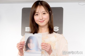 佐々木希、10年ぶりカレンダー“コンセプト”に「大丈夫かな？」母になっての変化も明かす 画像