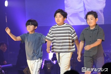 家族系YouTuberしょうやん男三兄弟、爽やかコーデで仲良しランウェイ「個性溢れてる」「大人っぽい」と反響【学生ランウェイ名古屋】 画像