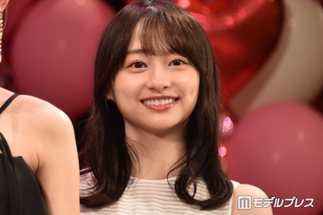 影山優佳、キッズ130サイズのぴったりユニフォーム姿が話題 W杯現地取材ショットに「ドキドキしちゃう」「キッズが入るの驚き」の声 画像