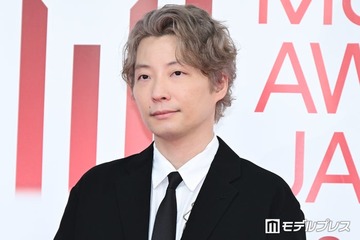 【MAJ2026】星野源、ピンクベージュヘアにイメチェン レッドカーペットで堂々のオーラ 画像