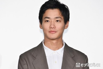 野村周平、眉なし・ロン毛・刺青姿の衝撃ビジュ公開「ガス人間」ビジュに「ワイルドな感じも似合う」「一瞬誰かと思った」の声 画像