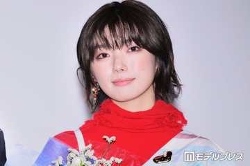 櫻坂46藤吉夏鈴、金髪ショート×ミニスカ姿にファン悶絶「スタイル良すぎて二度見」「脚長い」 画像