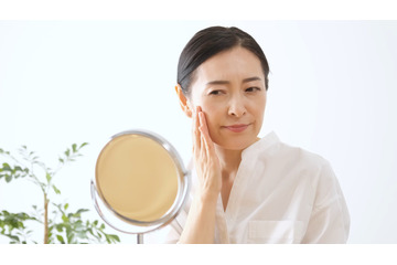 「炎天下で見苦しい！」アラフォーの「夏のオバ見え」を加速する危険コスメとは【猛暑日編】 画像