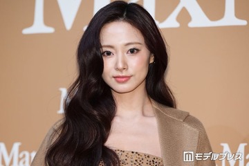 TWICEツウィ、プラべ感溢れるタンクトップ姿に反響「自然体な笑顔が素敵」「スタイルレベチ」 画像