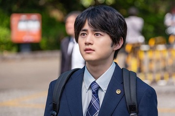 【リーガルビート –逆転の法廷– 第1話】吃音がある新人弁護士・泰地空（鈴鹿央士）“隠された真実”を紐解いていく 画像