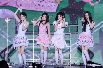 ILLIT、初ライブツアー「PRESS START」日本公演完走 HANA・JISOO＆MOMOKAがサプライズ登場で新曲ステージ披露 画像