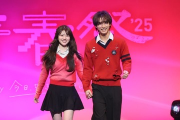 「今日好き」りんはなカップル、交際3年を報告 手繋ぎ2ショットに「ラブラブオーラ全開」「2人の空気感が好きすぎる」と反響 画像