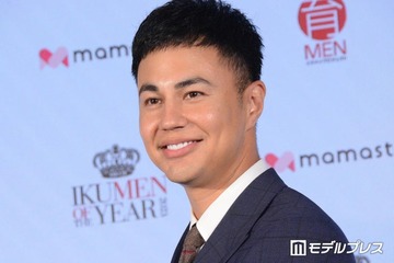 ユージ「僕の時代のプリクラとは随分違うね」娘顔出しプリクラ公開「ほっこり」「可愛い」 画像
