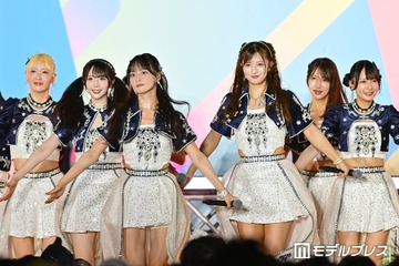 ≠ME、雨の「TIF」で圧巻パフォーマンス デビューの地でファンと一体感見せる【TIF2026】 画像