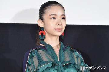 趣里「踊る大捜査線」イベントでの美脚スラリのジャケット×ブーツコーデ公開「オーラで眩しい」「スタイル抜群」と反響 画像