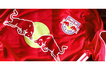 NYレッドブルズ、2018‐19新アウェイユニフォームは「原点回帰」カラー！ 画像