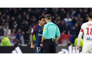 退場のダニ・アウヴェス、3試合の出場停止に… 画像