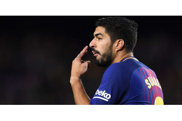 スアレス、またやった？問題の「後ろ蹴り」を映像で見る 画像