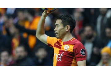 長友が突っ込んだ「幻のゴール」！現地トルコで『44cm』が話題に 画像