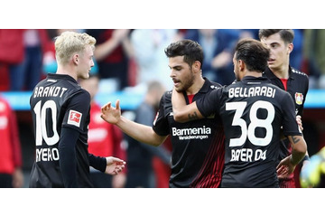 ブンデスで奇跡…完全な「シンクロゴール」が10分間で2度も決まる 画像