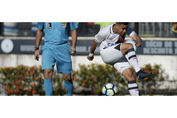 ピカチュウ、開幕戦で決勝ゴール！DFなのに「絶対外せないPK」を任される 画像