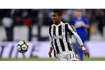 ドウグラス・コスタ、「変態ラボーナ」をやる…スタジアムも騒然に 画像