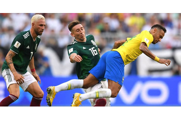 イニエスタ退団のバルセロナ、W杯で活躍したMFを獲得へ？ 画像