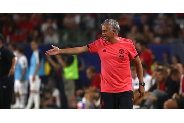 宿敵リヴァプールに惨敗のモウリーニョ…「野球の審判だった」と発言！ 画像