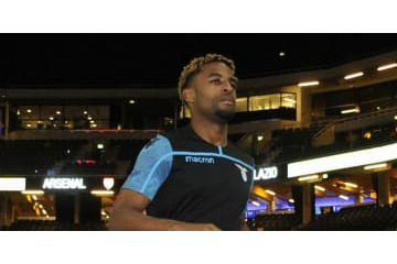 ラツィオの新戦力、驚きの隠れた特技を披露！カッコいい… 画像