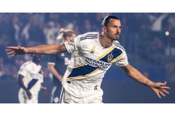 イブラヒモヴィッチの最新ゴールを見よう！まるでTVゲームみたい 画像