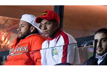 エムバペが着用の「キャプ翼帽子」、ブランドはここだ！日本からも買える 画像