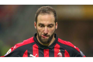 イグアインなぜチェルシーに移籍したいのか…16日のスーペルコッパが重要に？ 画像