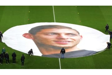 墜落事故で死亡…サラの遺体、故郷アルゼンチンに到着 画像