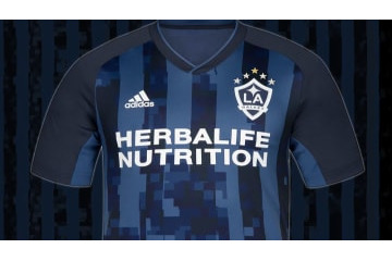 LAギャラクシー、2019新ユニフォームを発表！グリッチエフェクトをデザイン 画像