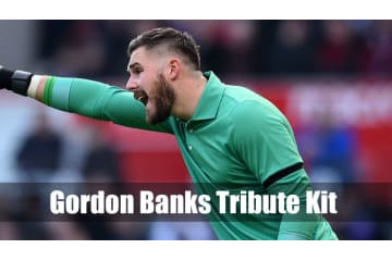 ストークGKが着用、ゴードン・バンクスを追悼する特別ユニフォーム 画像
