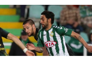 これはカッコイイぞ！ポルトガルで「胸トラからの超ゴール」が決まる 画像