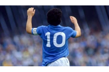 マラドーナ、伝説のアレから30年！「神動画」 がふたたび話題に 画像