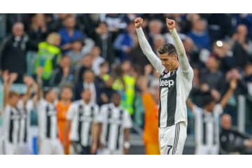 ユヴェントス8連覇！ロナウドが「サッカー史上初の選手」 になったぞ 画像