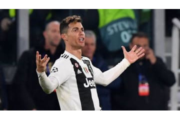 ロナウドの靴ブランド、新モデルになったセクシー美人が話題 画像