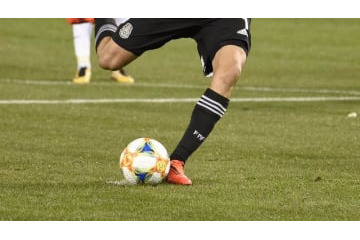 大一番で「オシャレPK」の選手、そのせいで解雇される 画像