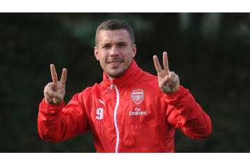 ポドルスキ、「日本語の挨拶」でアーセナルにエール 画像