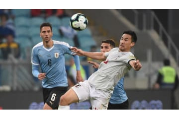 岡崎、ウルグアイ相手に奮闘も笑顔なし「上田が外した後の試合だから…」 画像