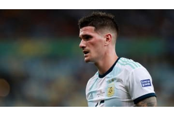 アルゼンチン代表MF、ボールで鳩を潰す！？問題シーンがこれ 画像