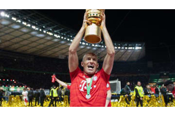 ロッベン、現役引退を電撃発表！その理由がなんとも優しい 画像