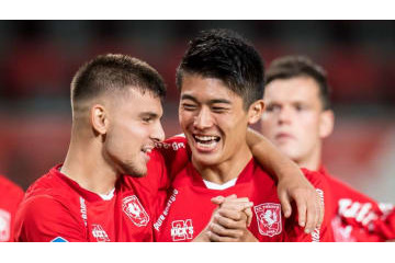 中村敬斗、欧州屈指の名門をビビらせた衝撃の「デビュー8分弾」がこれ 画像