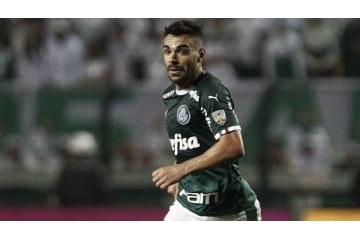 「選手を守る肝っ玉妻」がカッコイイ！ブラジル昨季王者の混乱で 画像