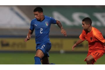 これは泣く…18歳DF、9か月ぶり復帰戦で靭帯再断裂　仲間はハグ 画像