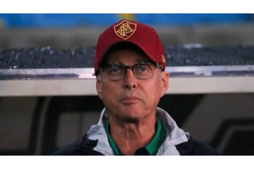 元浦和のオリヴェイラ監督、ガンソとの「衝撃的バトルシーン」がこれ 画像