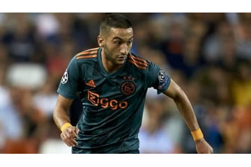 こりゃすごすぎ！アヤックスFWジヤシュ「時を止めたミドル」がこれ 画像