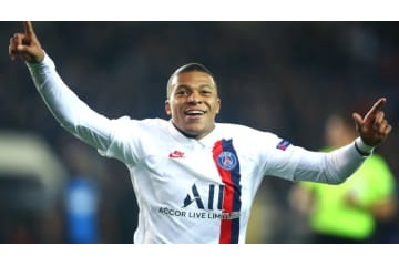 エムバペ、子供にやさしい！「全員を救った低空ハイタッチ」がこれ 画像