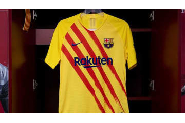 バルセロナ、「セニェーラ」を大胆に描いた新ユニフォームを発表！ 画像