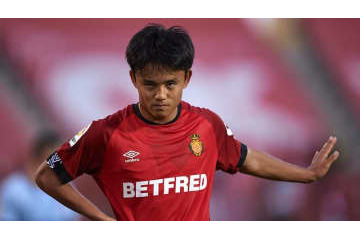 久保建英、“アメフト級タックル”を返り討ちにした「鬼フィジカル」がこれ 画像