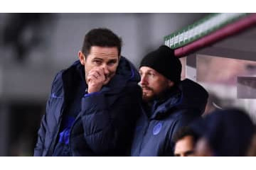 チェルシー、モウリーニョを小馬鹿にした副官に「SNS注意令」 画像