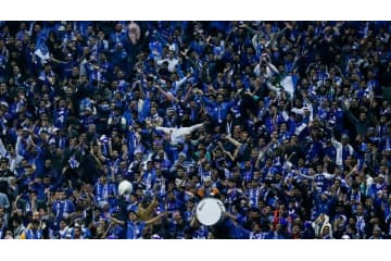 浦和撃破のアルヒラルサポ、海外でも話題の「埼スタ掃除」がこれ 画像